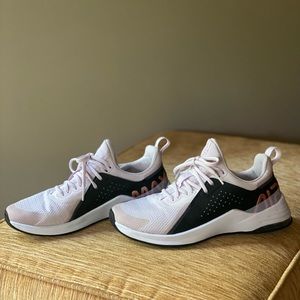 Nearly new Nike Air Max Bella TR 3, size 7.5